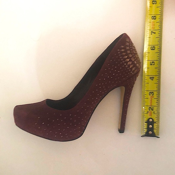 BCBG 5.5 High heel Burgundy Wine Suede Platform Studs Detail Excellent Condition - Picture 12 of 12